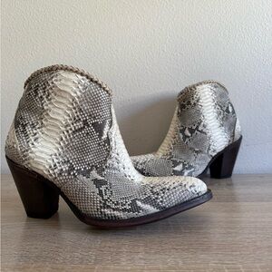 Azulado Kyra natural python snakeskin leather ankle boots women’s Sz 11
